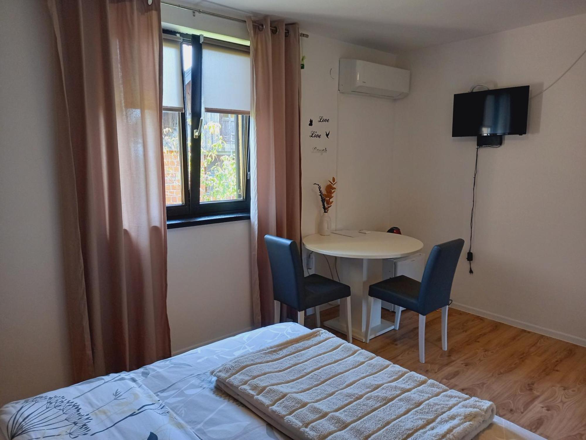 Guest House Lisina Poljanak Bagian luar foto
