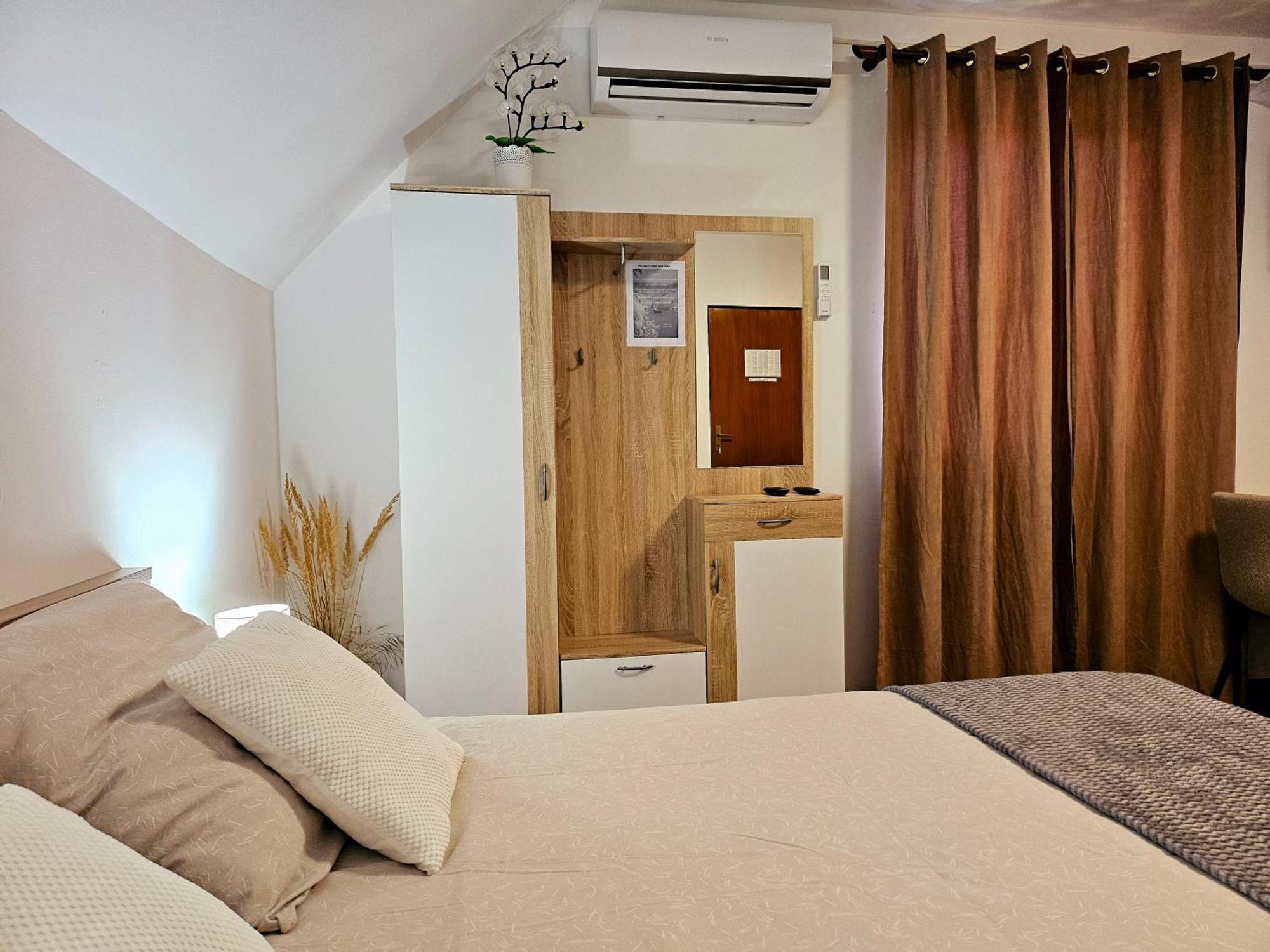 Guest House Lisina Poljanak Bagian luar foto