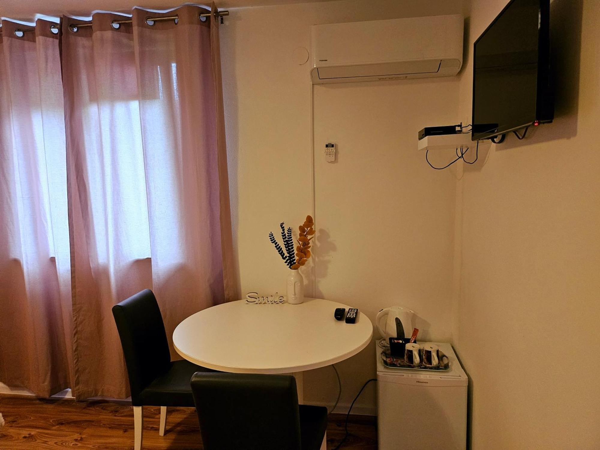 Guest House Lisina Poljanak Bagian luar foto